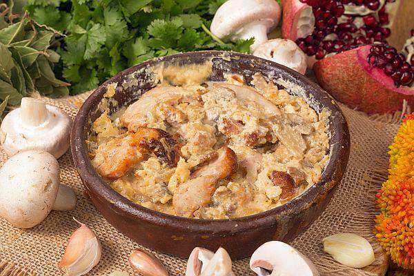 Мушмула - Чакондрили с цыпленком