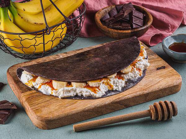 Тюбетей - Сладкий кыстыбургер с творогом, бананом и карамелью