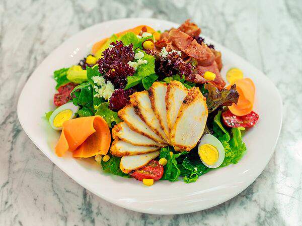 Городское кафе Дружба - Салат Кобб