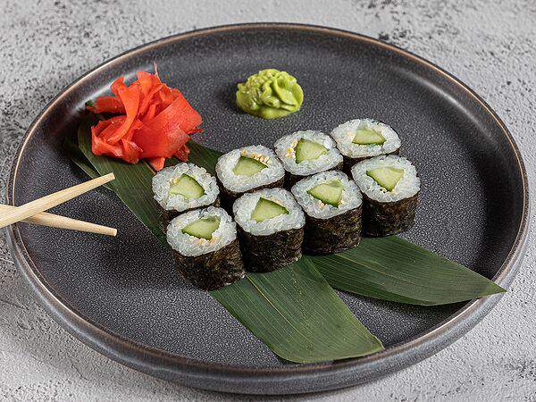 Yoshi Sushi & Mulino Pizza - Ролл с огурцом