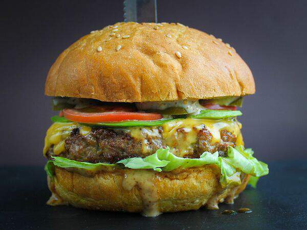 Food-n-Wood - Бургер авокадо-халапеньо