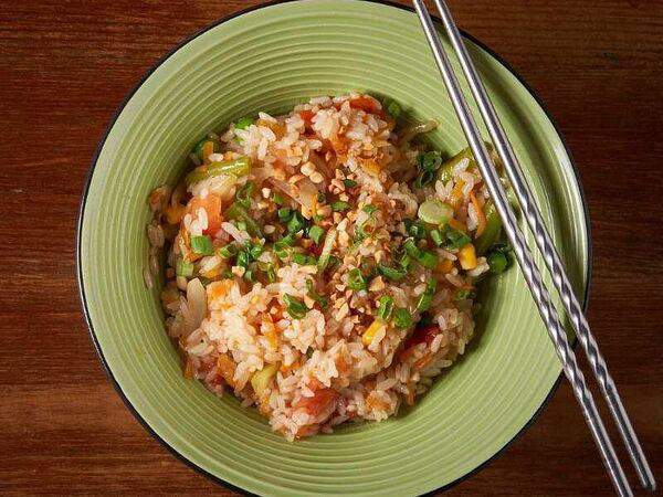 Дыхание вока - Рис на воке с курочкой и яйцом