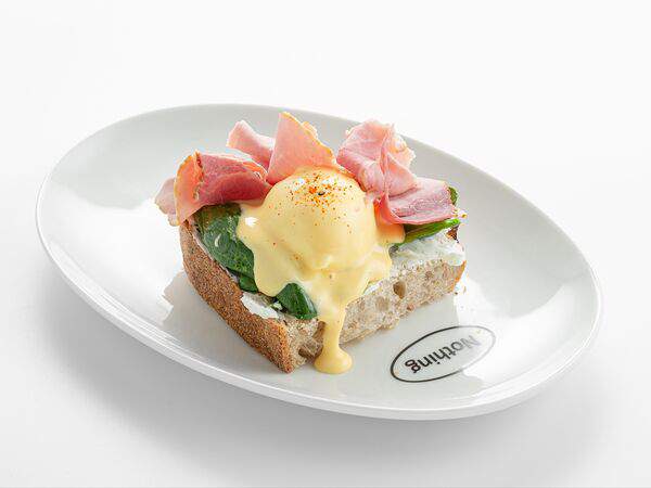 Nothing Fancy - Яйца Бенедикт с прошутто котто