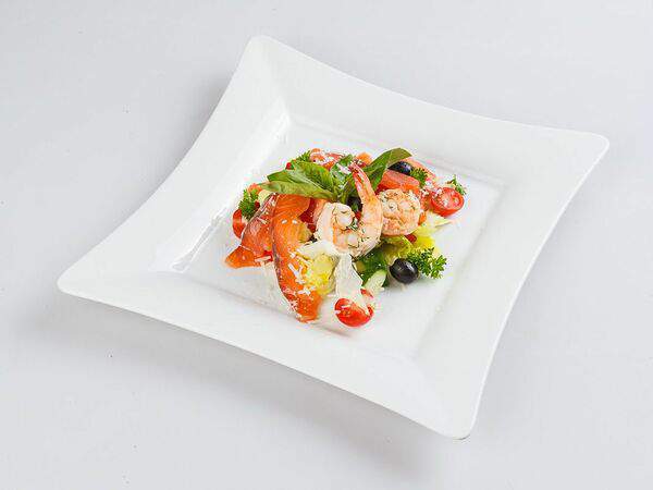 Резиденция королей - Салат с тигровой креветкой и семгой