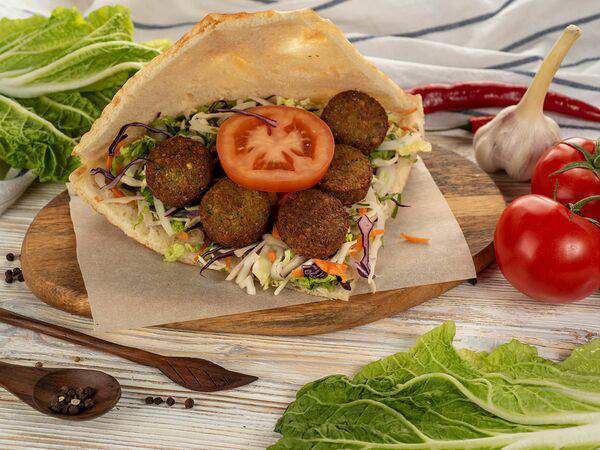 На углу - Фалафель в хлебе