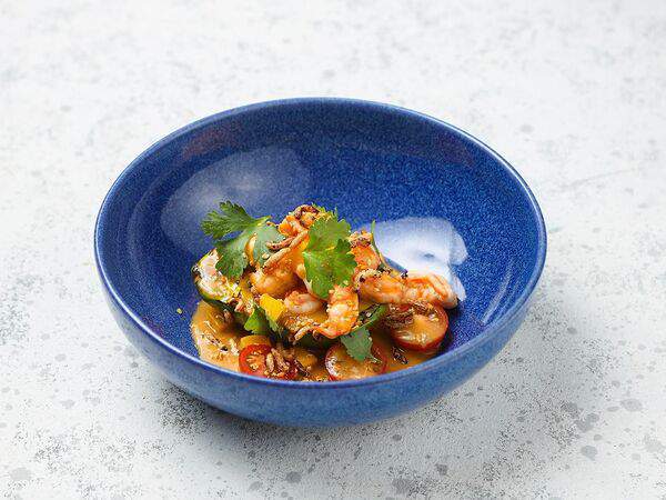 Васаби - Креветки с авокадо и соусом Том ям