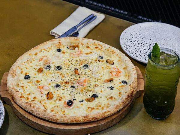 Burger and pizza 10 03 - С морепродуктами