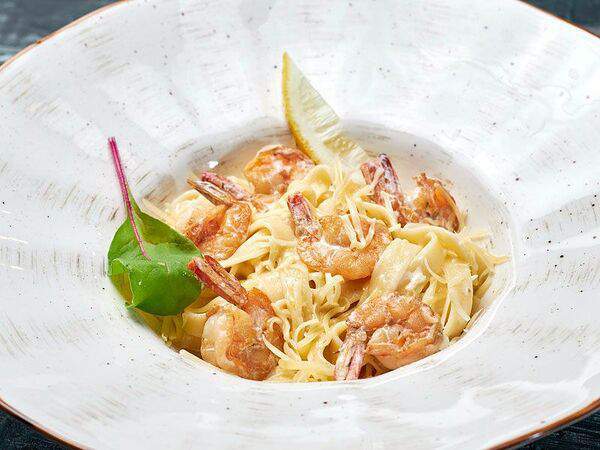 Шеннон - Фетучини с тигровыми креветками