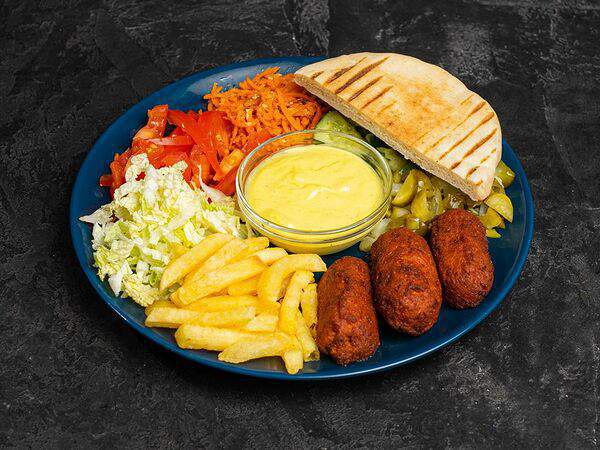 BBQ Shaverma - Шаверма вегетарианская на тарелке