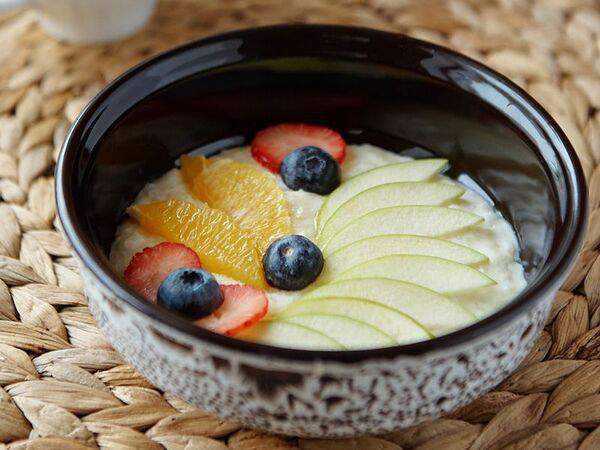 Чашка - Каша рисовая с фруктами и ягодами