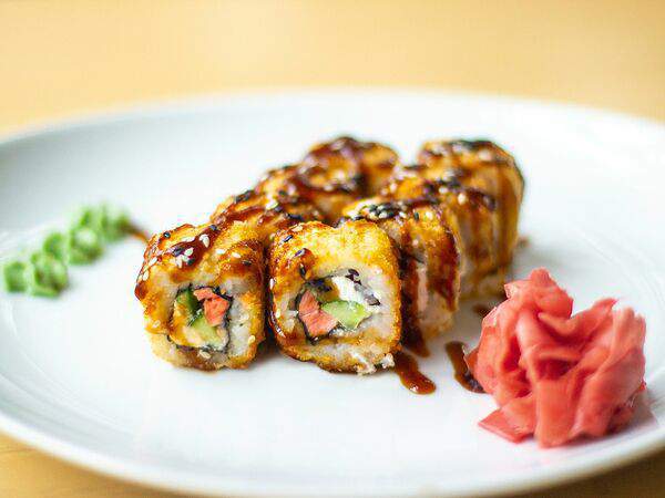 Вок кафе - Горячие роллы с лососем