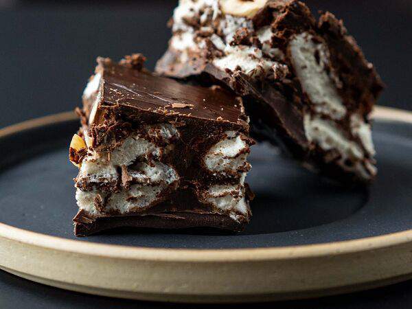 Два веселых гуся - Скалы Дувра шоколад с маршмеллоу и фундуком