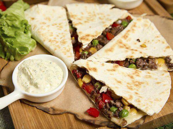 Штаны - Кесадилья с говяжьей вырезкой