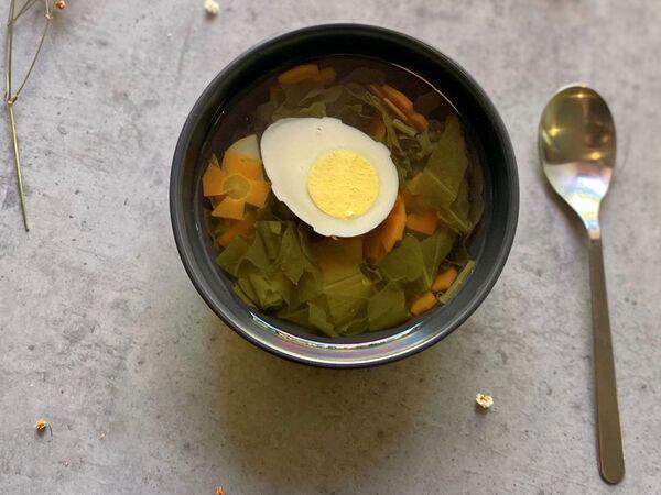 Кролик, беги! - Щавелевый суп с молодой картошкой и веган-яйцом