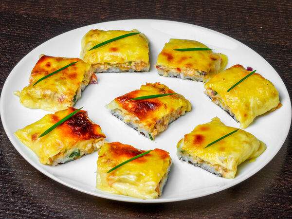 AzianA - Суши-Пицца с Лососем и Угрём