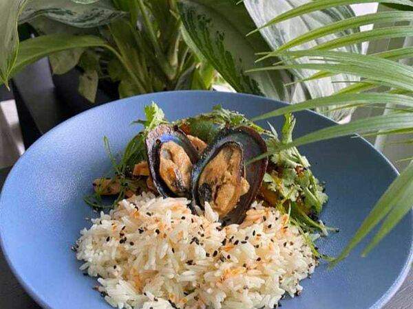 Unobar - Курица Стир Фрай с орехами