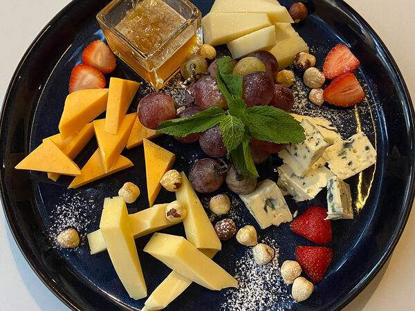 Золотой гребешок - Сырная тарелка