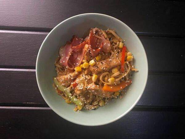 Fish.Box - Лапша сырная с беконом