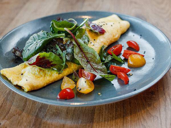 Sunny - Омлет с крабом, черри и трюфельным маслом