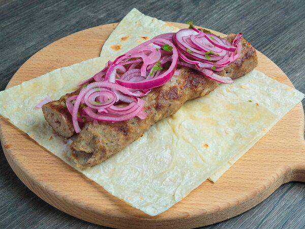 Сулугуни - Люля-кебаб из свинины и говядины