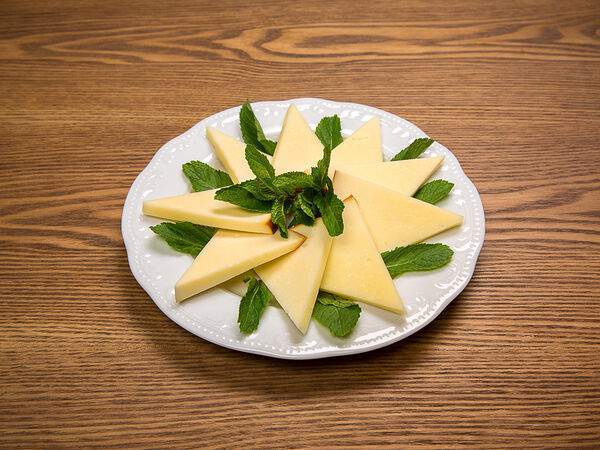 Оджахури - Сулугуни копчёный