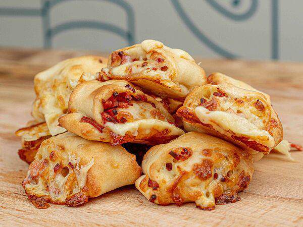 Вася Пепперони - Сырные рулетики с пармезаном