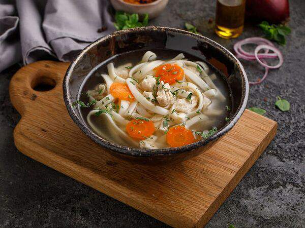 Охота на енота - Куриный бульон с лапшой