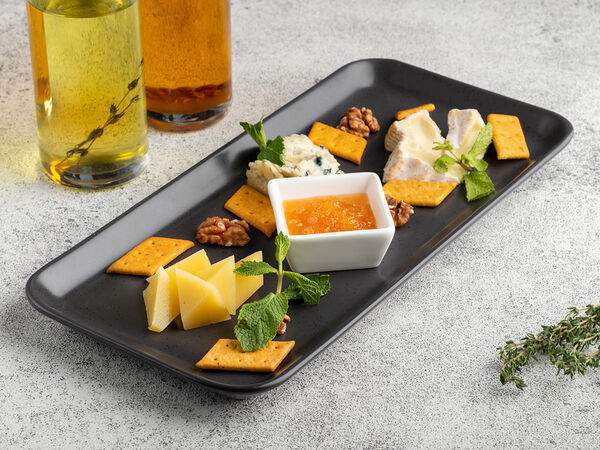 Лево Право - Сырная тарелка