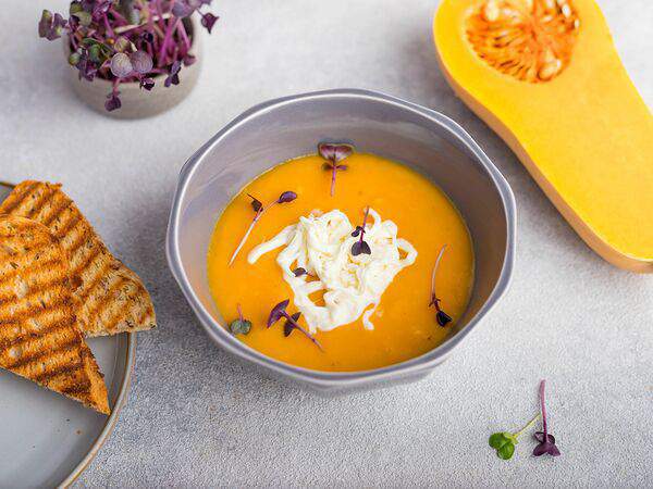 Apollo café - Тыквенный крем-суп со страчателлой