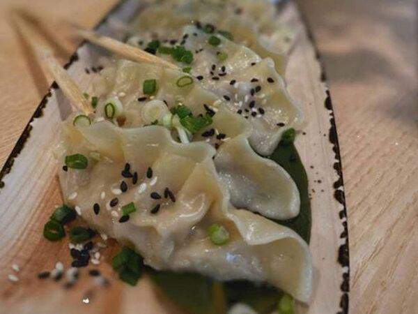 Манэки - Гёдза со свининой