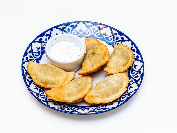 Бе-Бе - Мини-чебуреки с сыром и зеленью