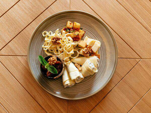 Хачапурия - Сырная тарелка