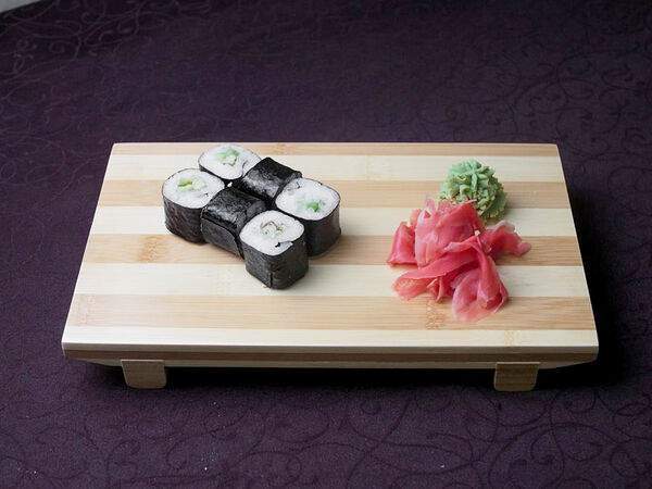 Аура - Ролл с авокадо