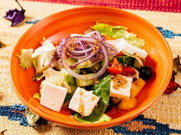 Чайхана Баклажан - Свежие овощи с брынзой