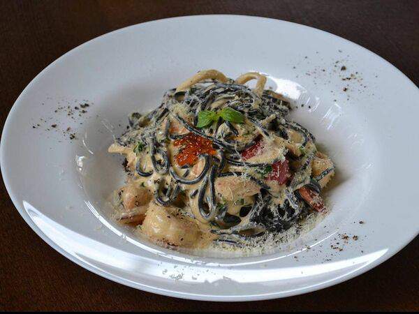 Бо-Бо - Неро с морепродуктами