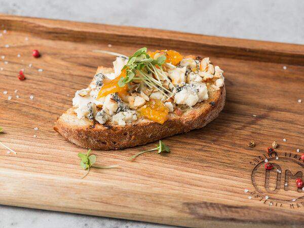 Osteria Mario - Брускетта с горгондзолой