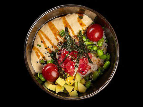 Café Brasserie - Гавайский салат поке с тунцом