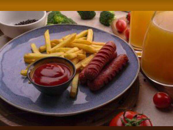 Кафе Gold - Сосиски с фри