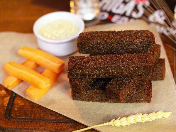 N. Riga's & The Meat - Чесночные гренки