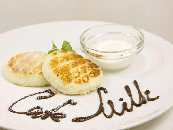 Milk - Сырники из творога со сметаной