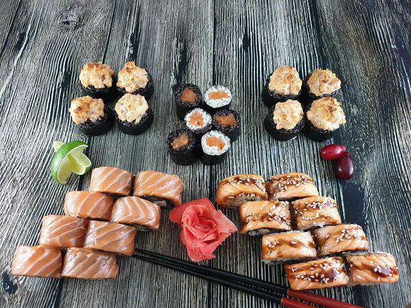 Exclusive Sushi - Томиока