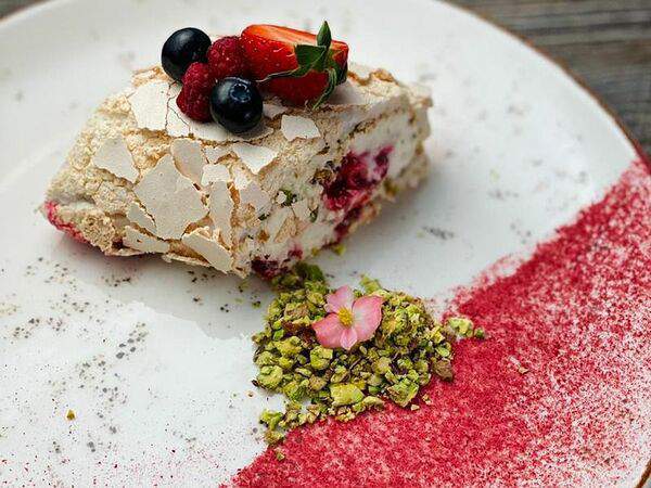 Шенген - Меренговый рулет с малиной