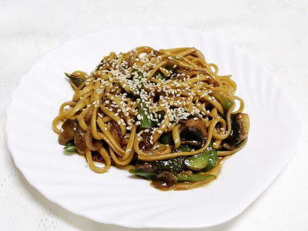 Три правила - Лапша удон с овощами