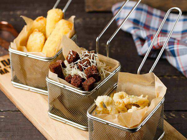 К папе на Pizza - Чесночные гренки с сыром Пармезан