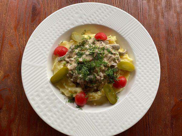 Бо-Бо - Бефстроганов с картофельным пюре