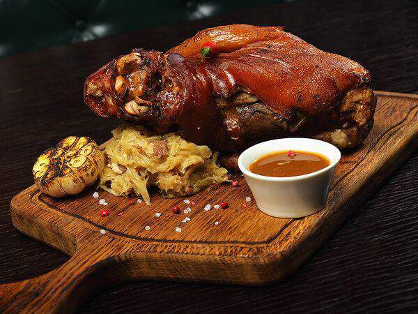 Harat's Irish Pub - Рулька запеченная