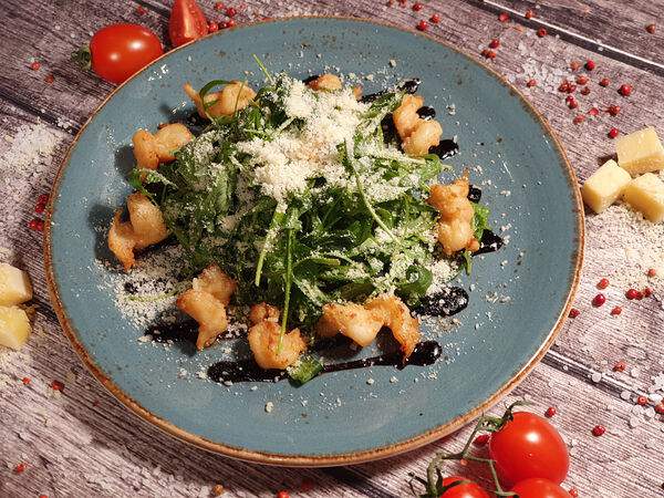 Pride - Руккола с тигровыми креветками