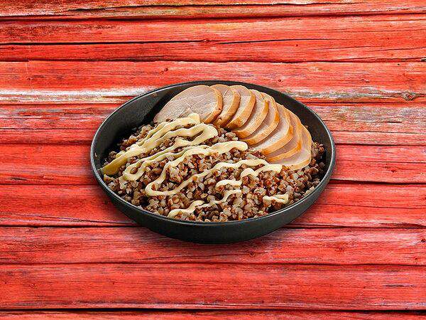 Русские блины - Каша гречневая с куриной грудкой и соусом Алиоли