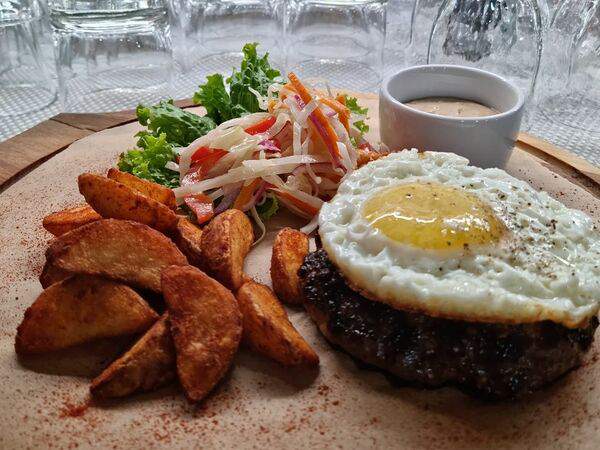 BBQ Smoker Bar - Бифштекс рубленый из говядины