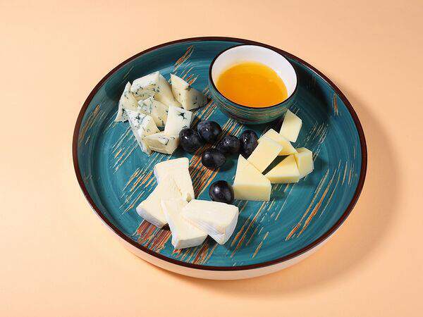 Kiss - Сырная тарелка